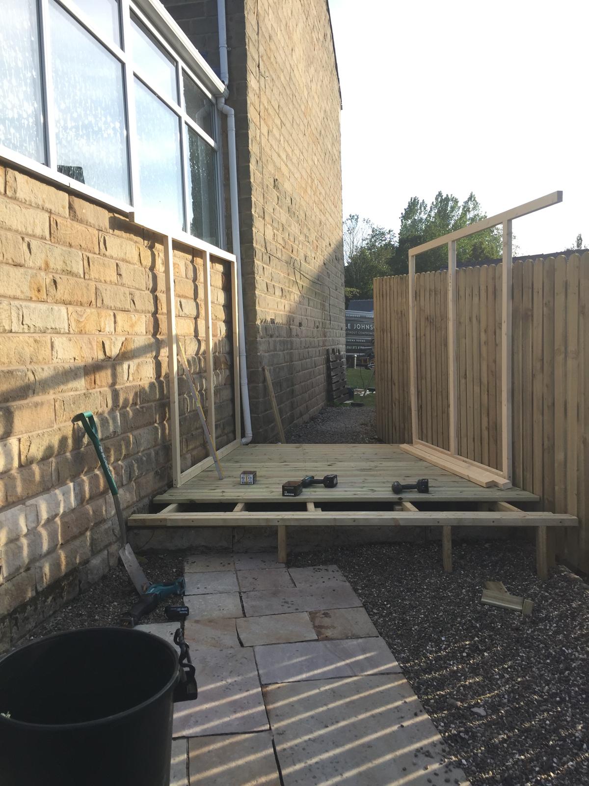 Garden bar & decking
