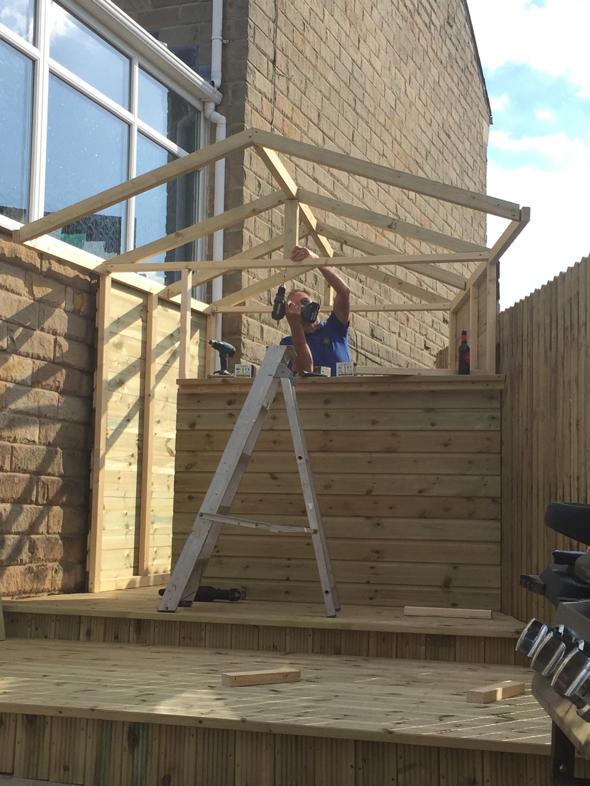 Garden bar & decking